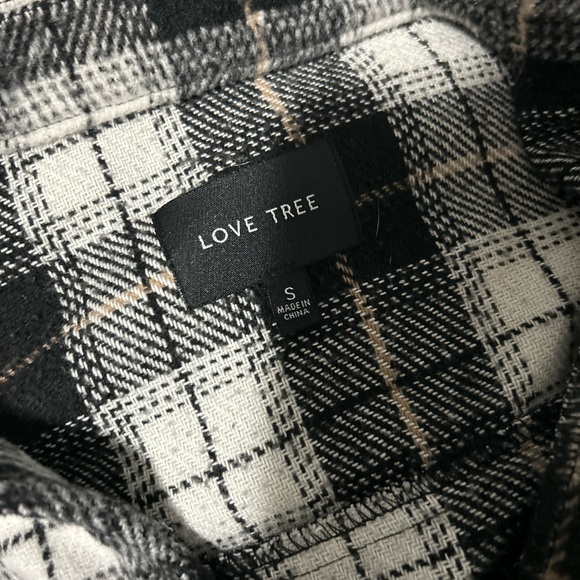Love tree cropped shacket - Picture 2 of 5